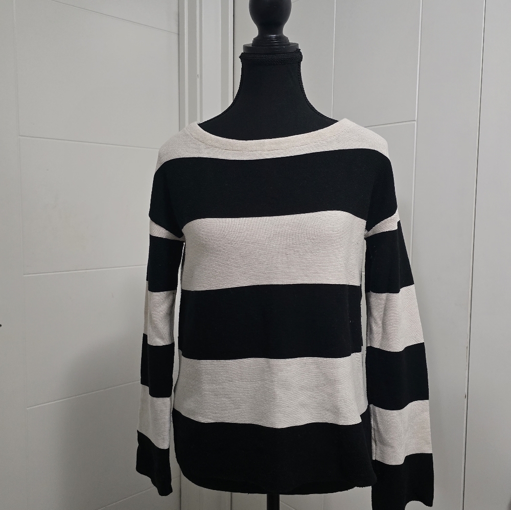 Sweater - Picture 2 of 3